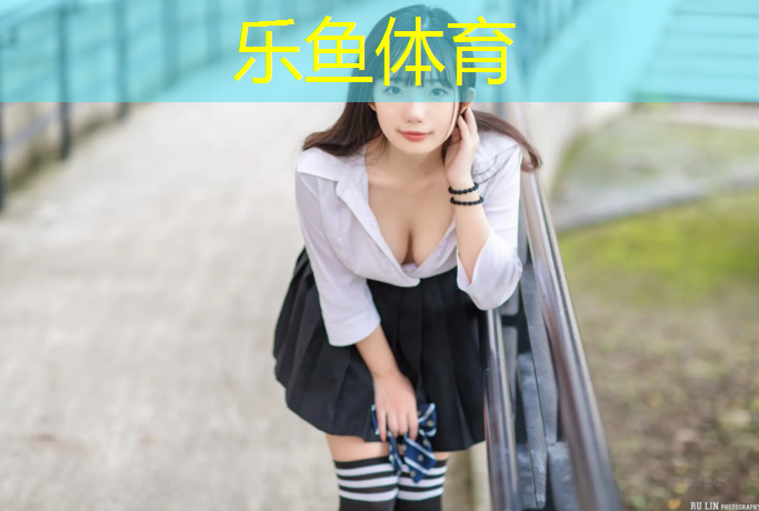 塑胶跑道漆面层喷刷